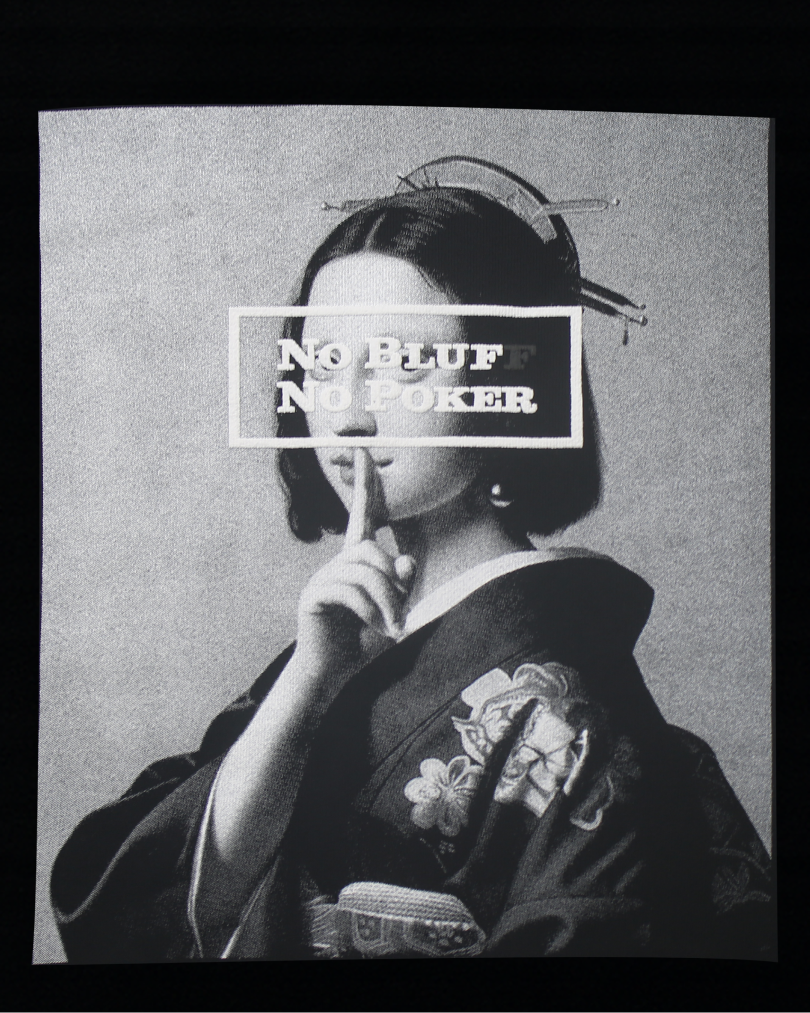 Woman wearing KIMONO_LONG-SLEEVE T-SHIRT (Mona Lisa)